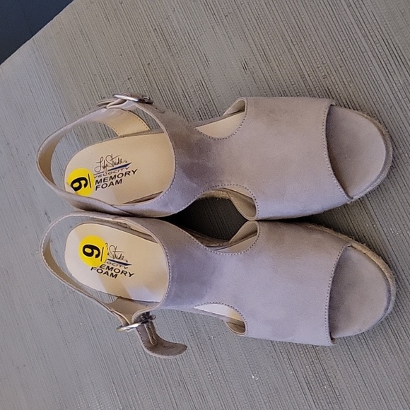 Wedge shoes - Picture 1 of 6